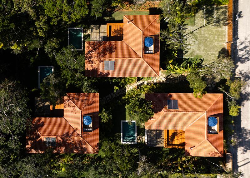 CASA COM 4 SUÍTES EM CONDOMÍNIO PRÓXIMO À PRAIA DE PITINGA - foto 2