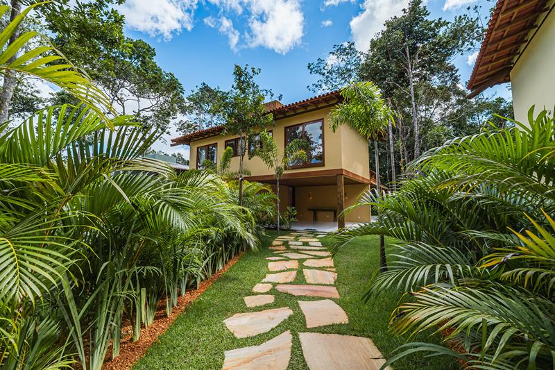 CASA COM 4 SUÍTES EM CONDOMÍNIO PRÓXIMO À PRAIA DE PITINGA - foto 1