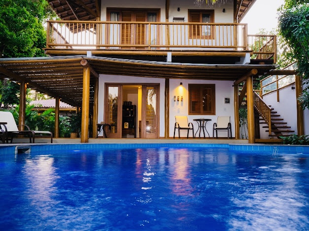 CASA LOCALIZADA A 100M DA PRAIA DE ARAÇAIPE EM ARRAIAL d'AJUDA - foto 2