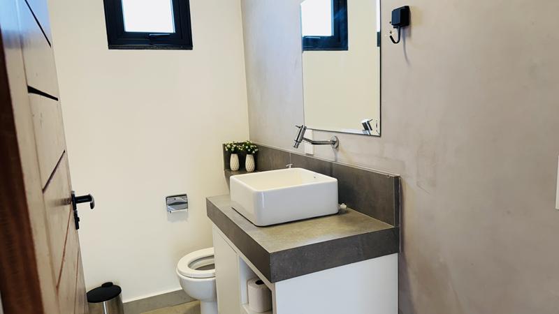 CASA COM 4 SUÍTES COM PISCINA PRIVADA EM CONDOMÍNIO A 100 M DA PRAIA - foto 25